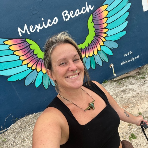 Meet your Posher, Jen - Picture 3 of 9